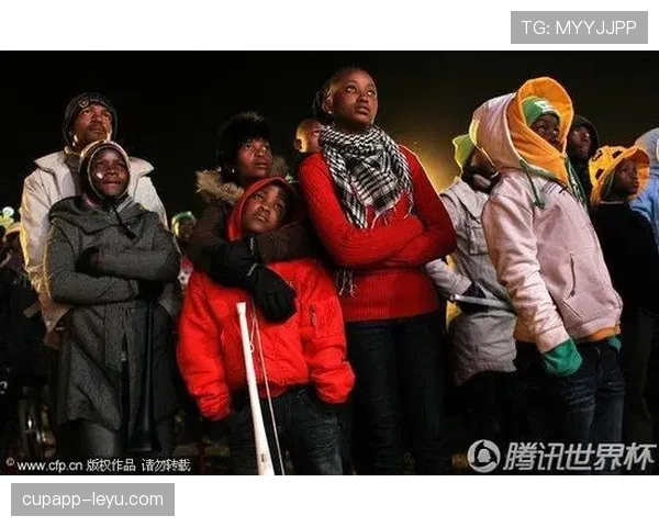 西甲新赛季门票开售即遭抢购,球迷热情点燃赛场 西甲新赛季门票开售即遭抢购,球迷热情点燃赛场