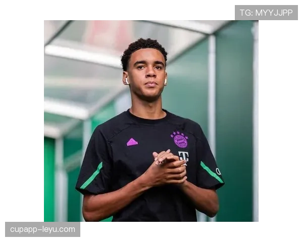 穆西亚拉坚定留队，拜仁信心满满迎战新赛季