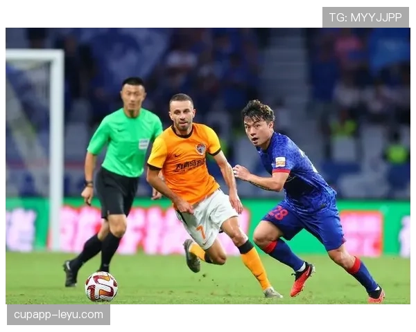 特拉维斯率队英超稳扎稳打，全力冲击冠军荣耀