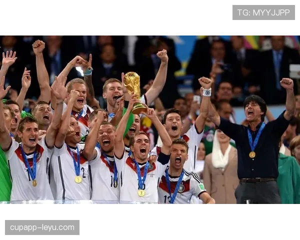 詹姆斯·贾斯汀在英超赛季中表现稳健，助力球队争夺冠军荣耀的走势清晰