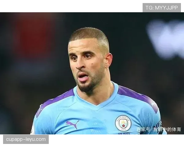 阿什拉夫与沃克:速度型边卫发展路径对比分析 阿什拉夫与沃克:速度型边卫发展路径对比分析