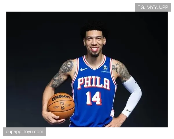 丹尼·格林无球跑动增多助攻提升，三分效率显著拉开队内差距